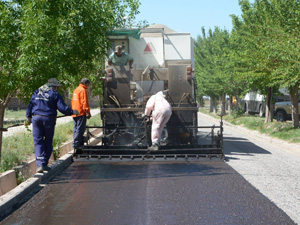 Llegó el asfalto al barrio Lagunas de Bartolucce Llegó el asfalto al barrio Lagunas de Bartolucce