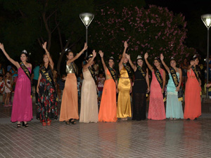 Agasajo a Reinas distritales Agasajo a Reinas distritales