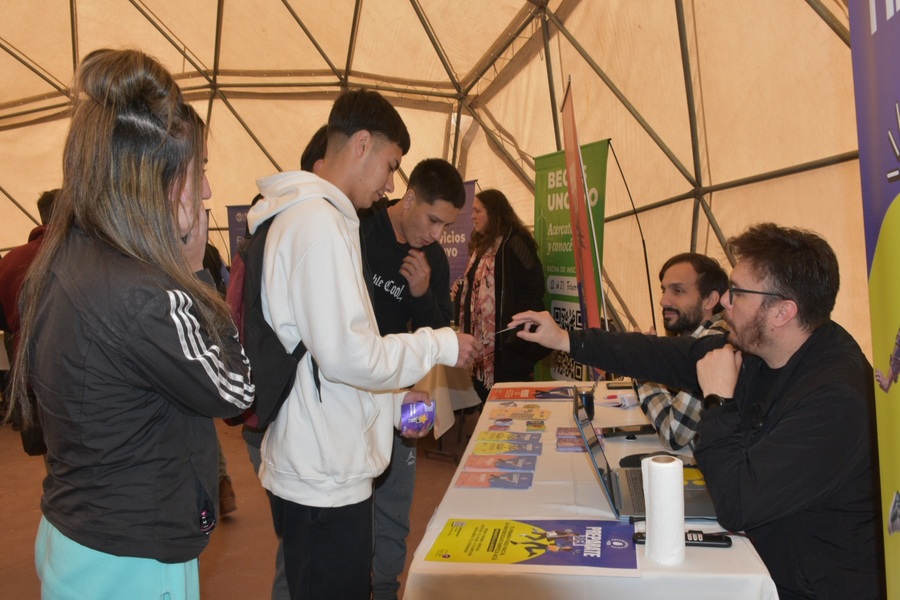 LAVALLE REALIZÓ SU EXPOEDUCATIVA - Lavalle Mendoza